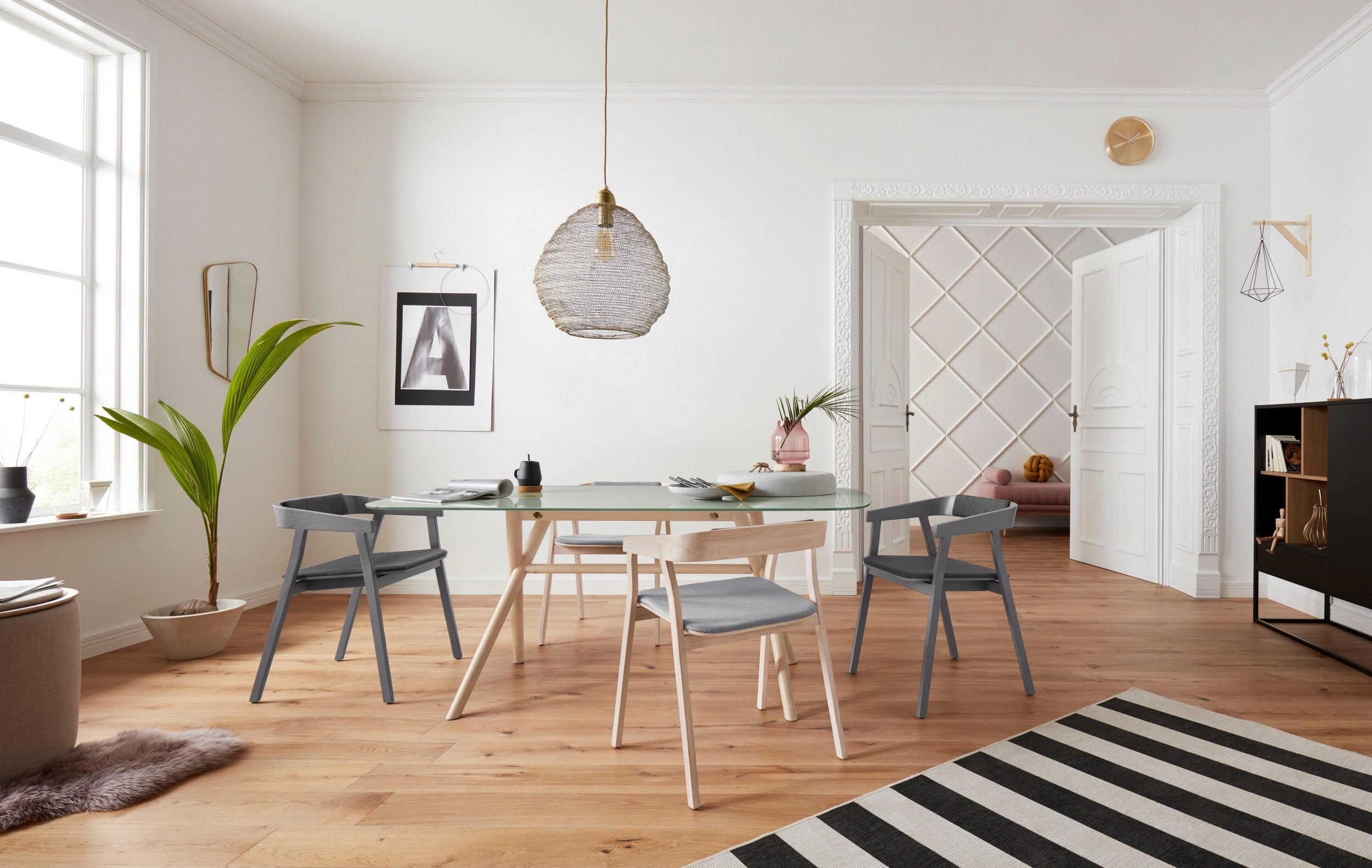 Masă Buus, picioare din lemn masiv de frasin, blat sticla, 180 cm latime Arboteca