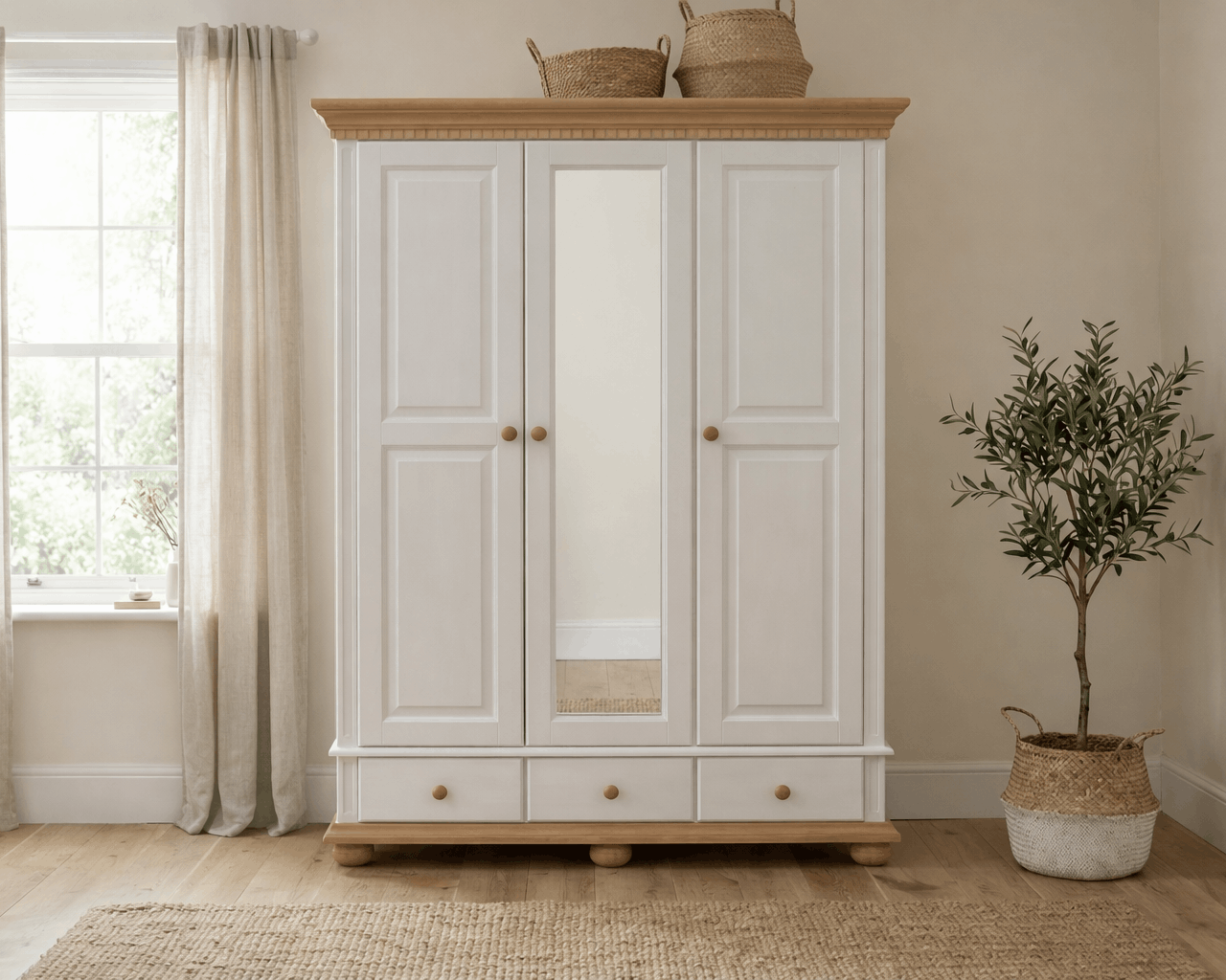 Dulap din lemn masiv cu trei usi Bavaria, Alb-Natur Arboteca