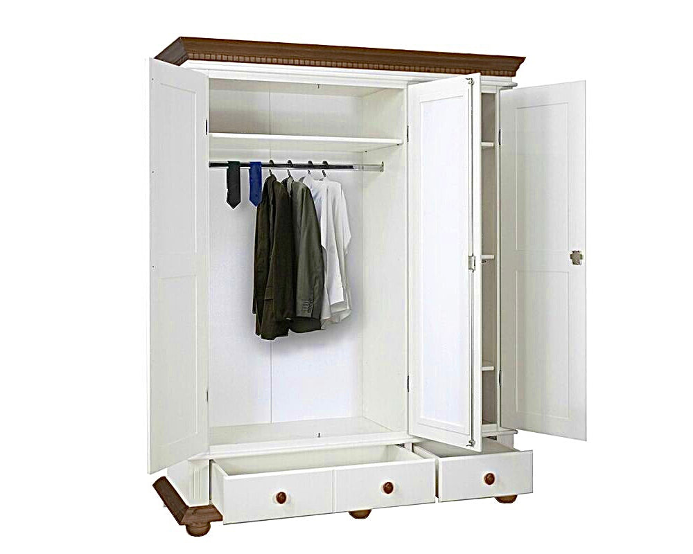 Dulap din lemn masiv cu trei usi Bavaria Arboteca