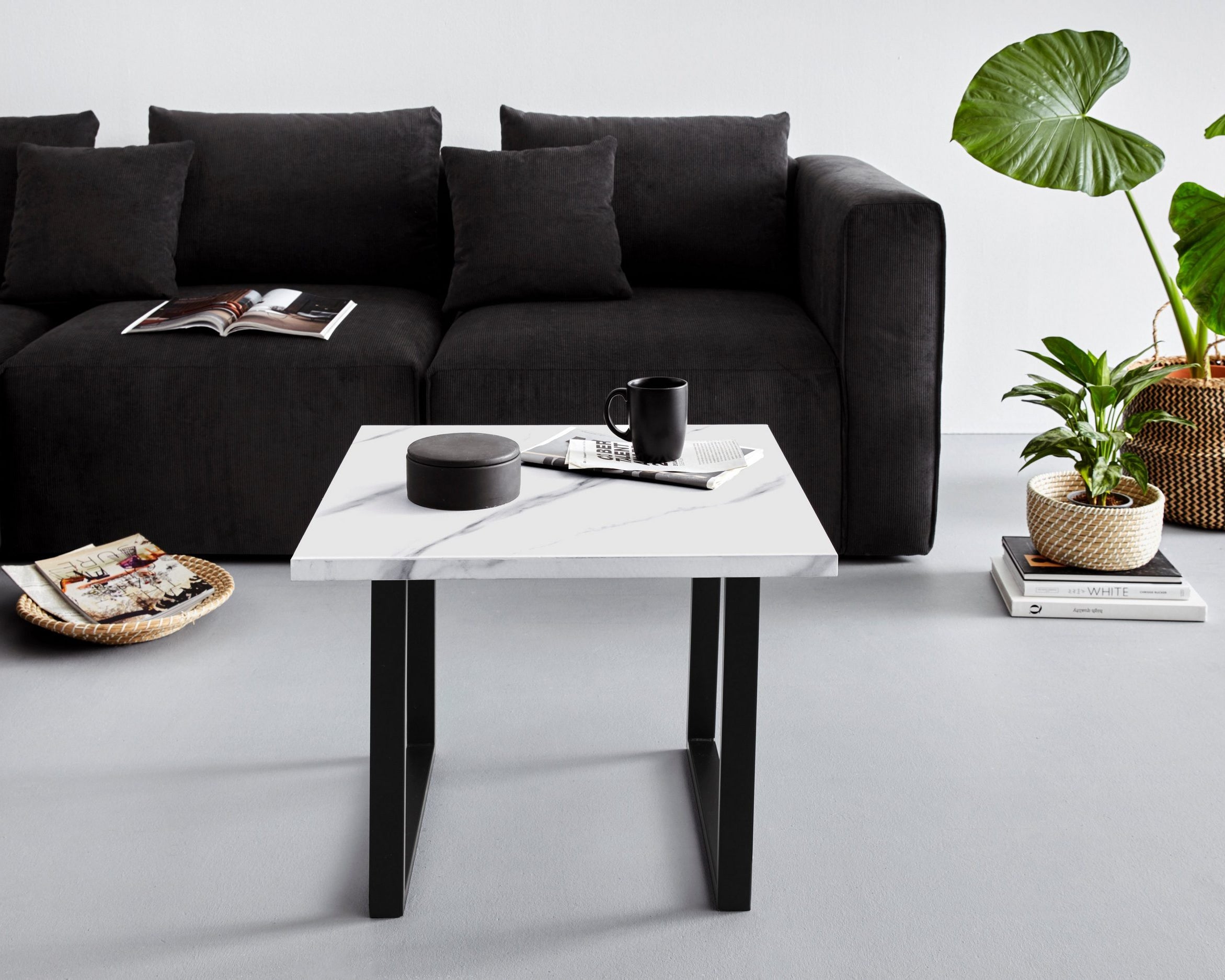 Masuță de cafea MDF Madox, aspect marmură, cadru metalic negru, 60 cm Arboteca