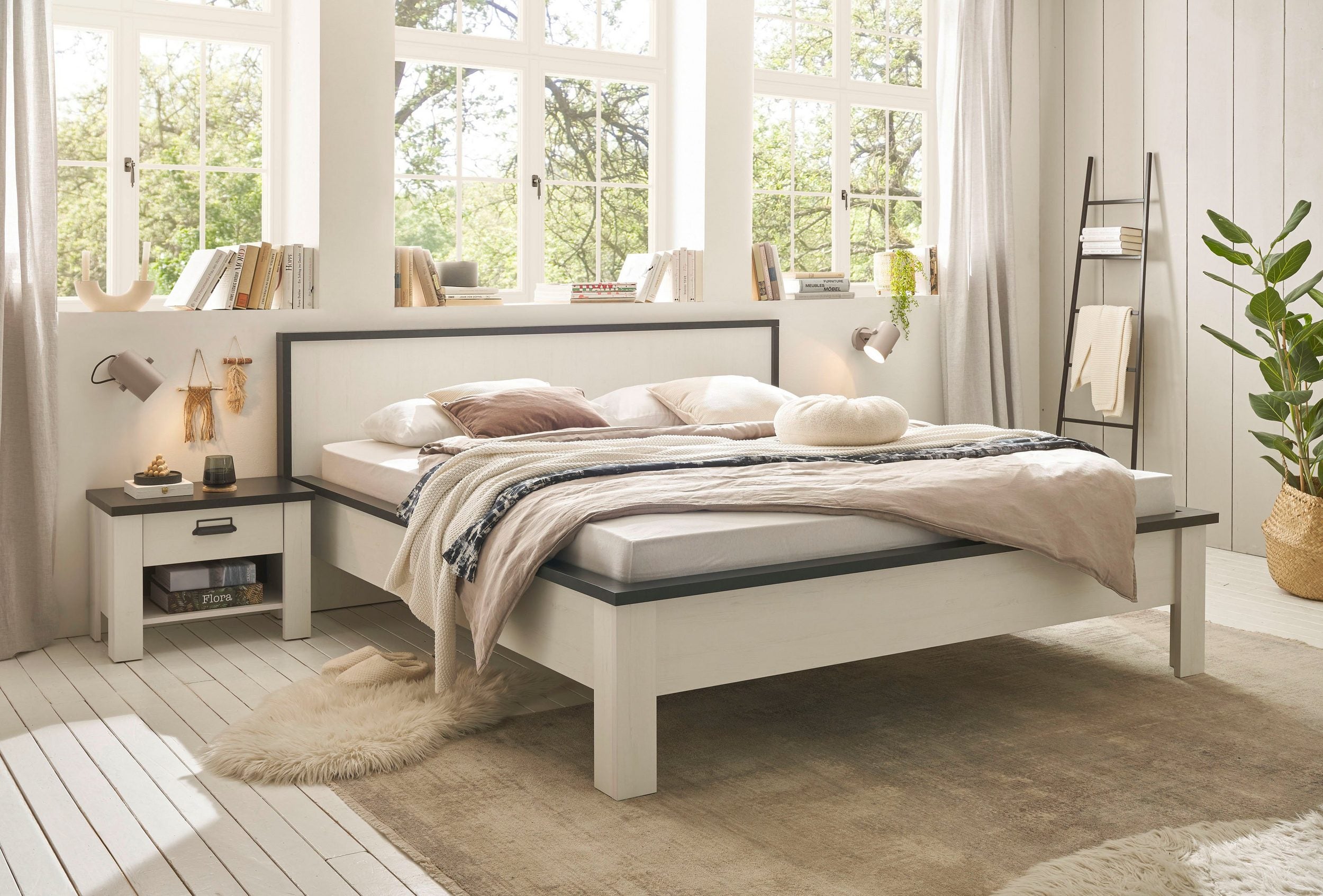 Pat 180 x 200 cm cu doua noptiere Sherwood Arboteca