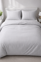 Lenjerie de pat bumbac satinat 100%, model dungi gri, 130 g/m², cu fermoar Arboteca