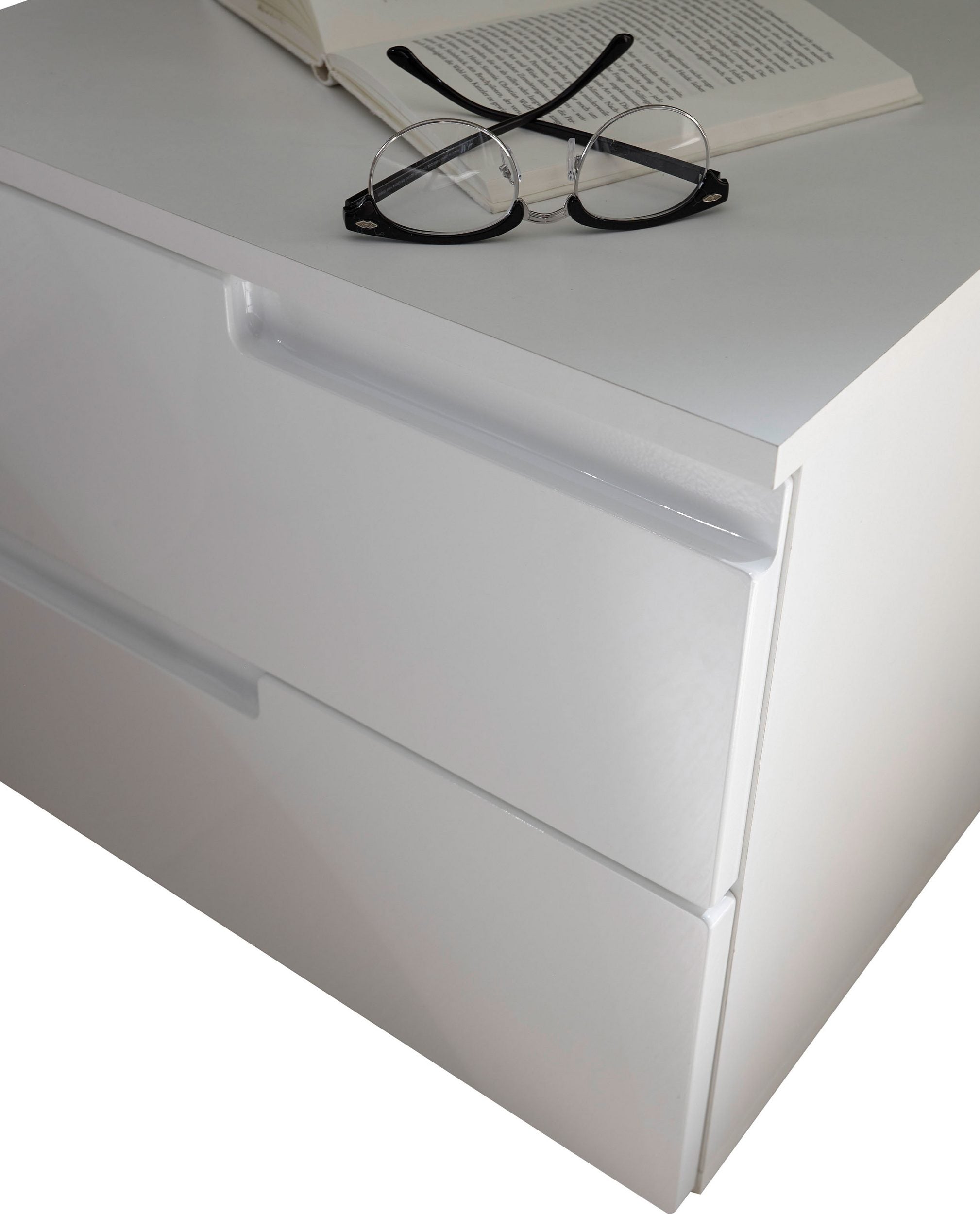 Set 2 noptiere Spice, alb, 2 sertare, melamină rezistentă, design modern cu mânere încastrate Arboteca