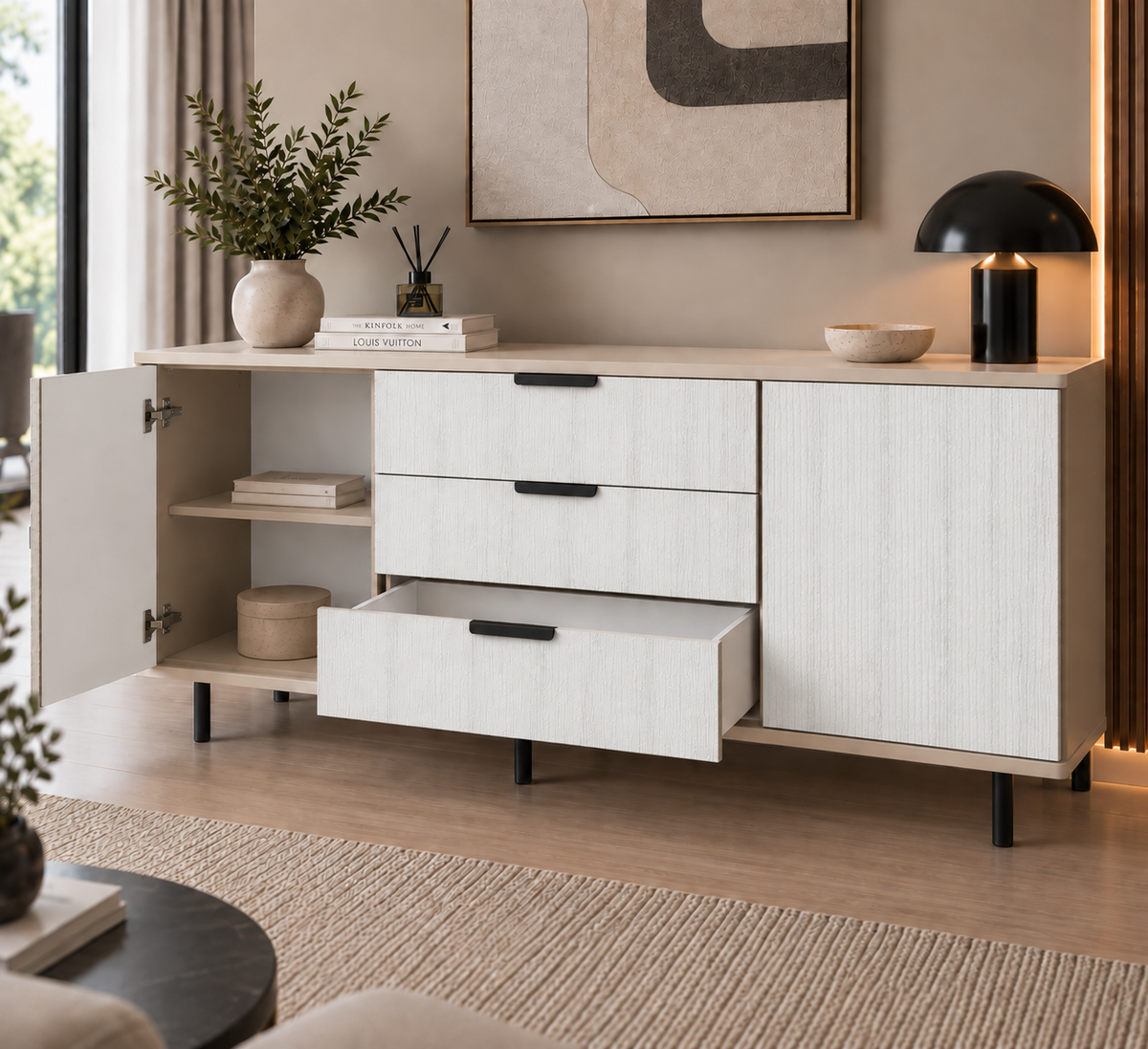Comodă MANAROLA cu corp cașmir deschis, 3 sertare și 2 uși, fronturi MDF decor stejar, 150x40x80 cm Arboteca