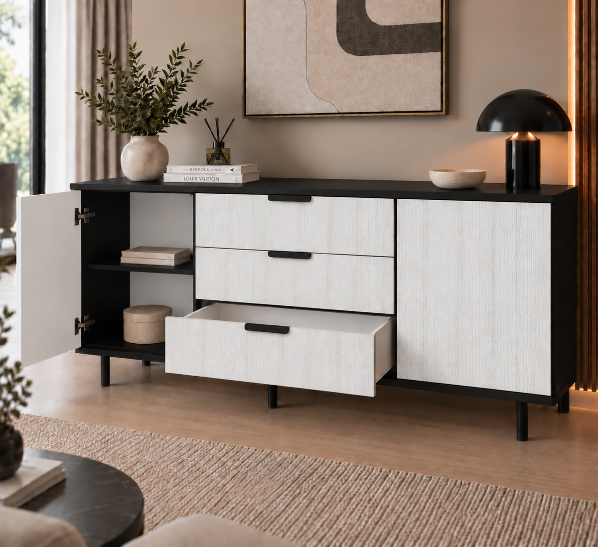 Comodă MANAROLA cu corp negru, 3 sertare și 2 uși, fronturi MDF decor stejar, 150x40x80 cm Arboteca