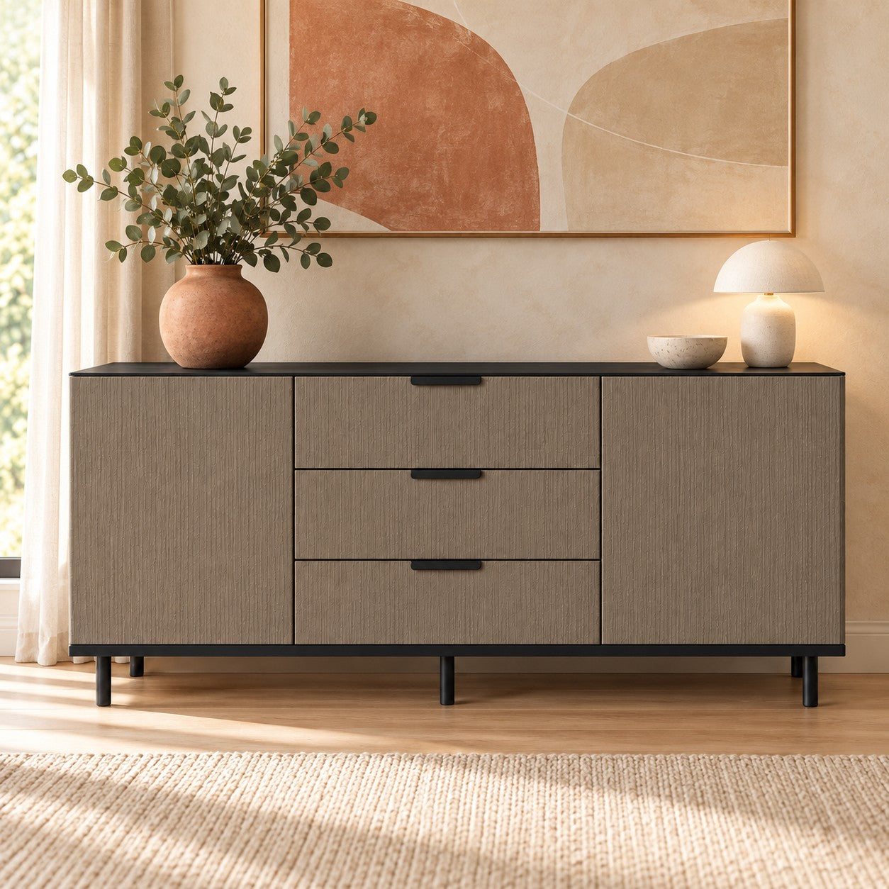 Comodă MENORCA cu corp negru, 3 sertare și 2 uși, fronturi MDF maro cu textură liniară, 150x40x80 cm Default Title Arboteca