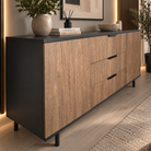 Comodă VERNAZZA cu corp antracit, 3 sertare și 2 uși, fronturi MDF decor stejar, 150x40x80 cm Arboteca