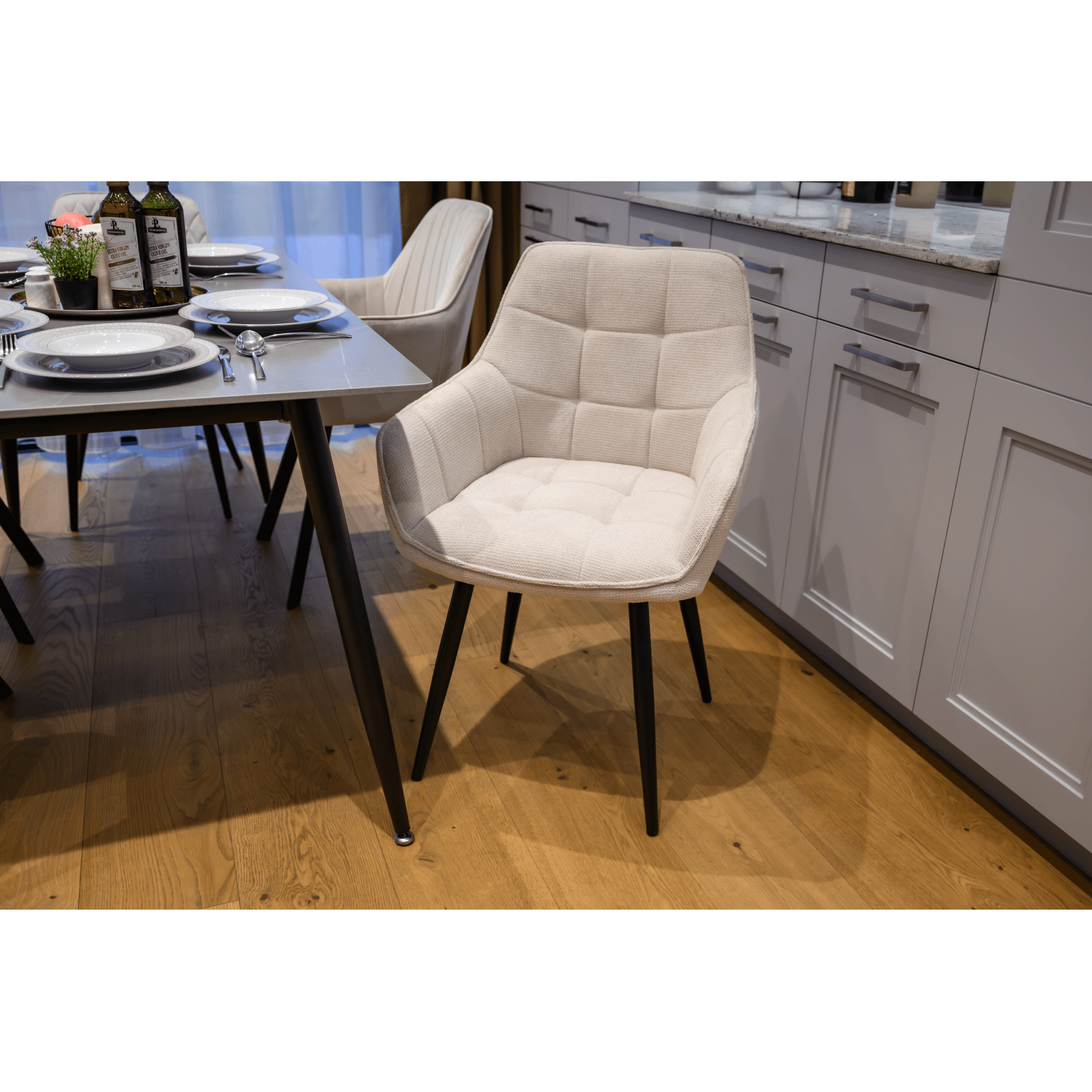 Scaunul de design NOTO, bej/negru, 58.5x62x86 cm Kondela