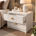Noptieră RAVELLO albă cu 2 sertare, MDF frezat cu riflaj vertical vopsit, 50x41,8x47 cm Arboteca