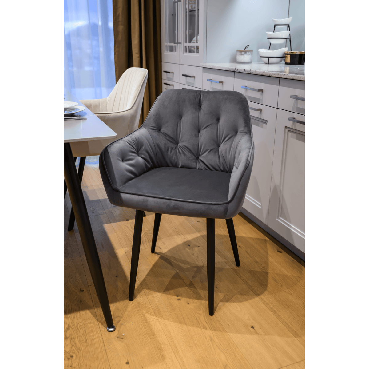 Fotoliu de design SILVI, material Velvet gri, 58.5x62x81 cm Kondela