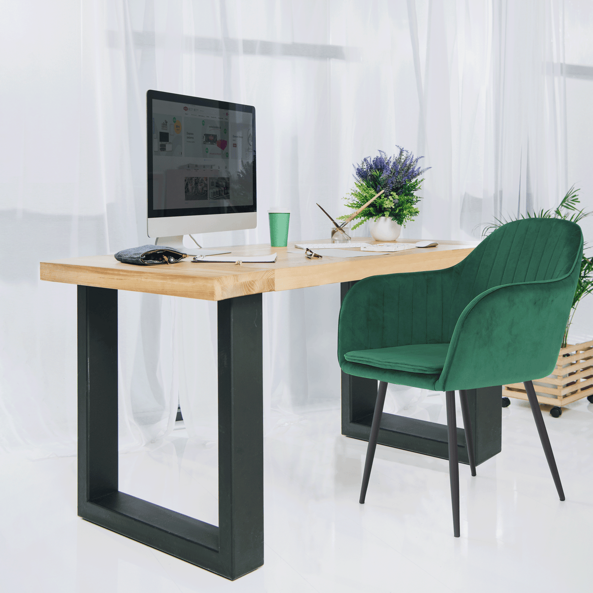 Fotoliu de design BASSANO, catifea Velvet smarald, catifea/metal, 56x55x82 cm Kondela